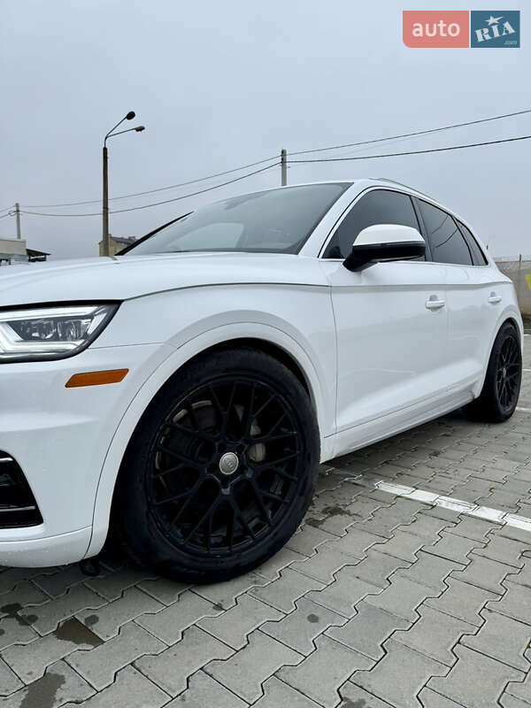 Внедорожник / Кроссовер Audi Q5 2018 в Ивано-Франковске