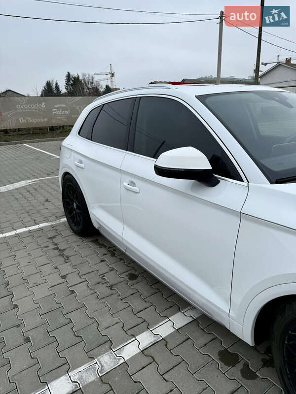 Внедорожник / Кроссовер Audi Q5 2018 в Ивано-Франковске