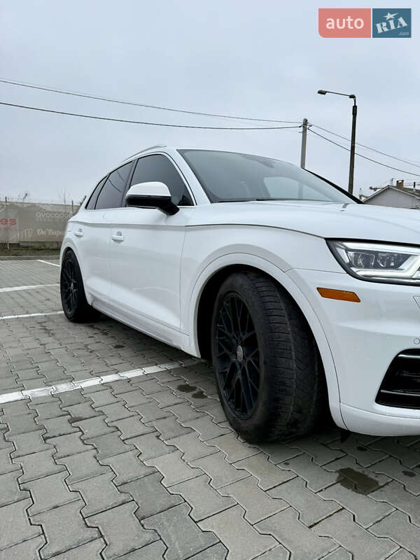 Внедорожник / Кроссовер Audi Q5 2018 в Ивано-Франковске