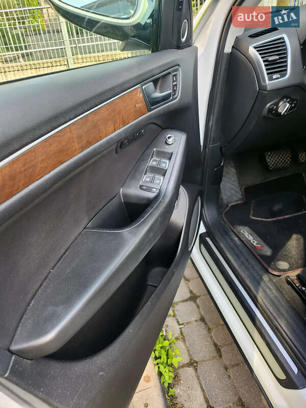 Позашляховик / Кросовер Audi Q5 2016 в Києві