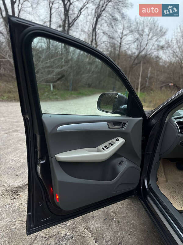 Позашляховик / Кросовер Audi Q5 2011 в Києві