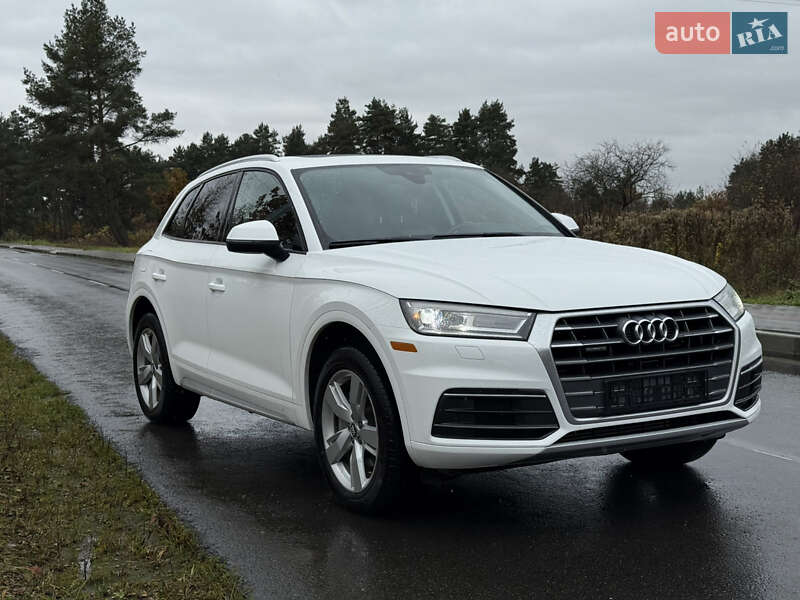 Позашляховик / Кросовер Audi Q5 2018 в Новояворівську