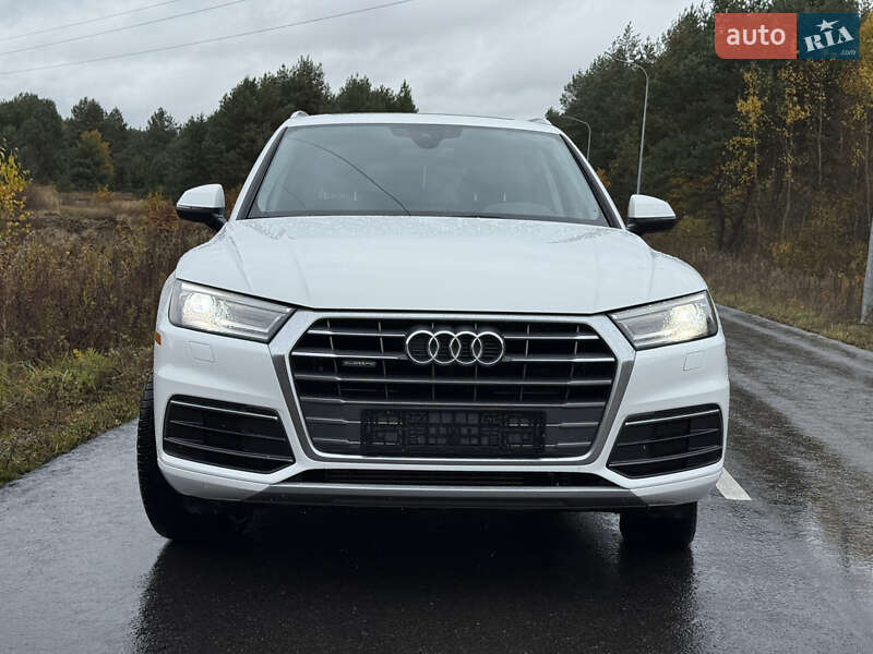 Позашляховик / Кросовер Audi Q5 2018 в Новояворівську