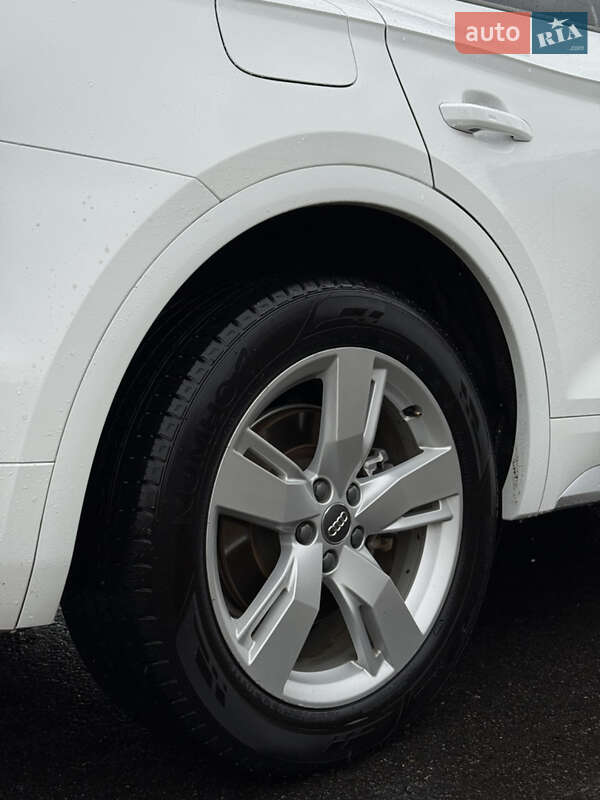 Позашляховик / Кросовер Audi Q5 2018 в Новояворівську