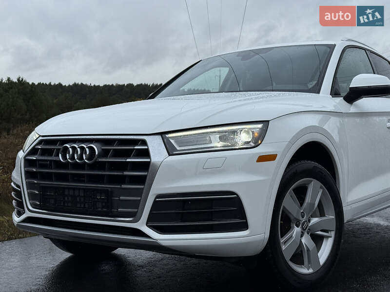 Позашляховик / Кросовер Audi Q5 2018 в Новояворівську