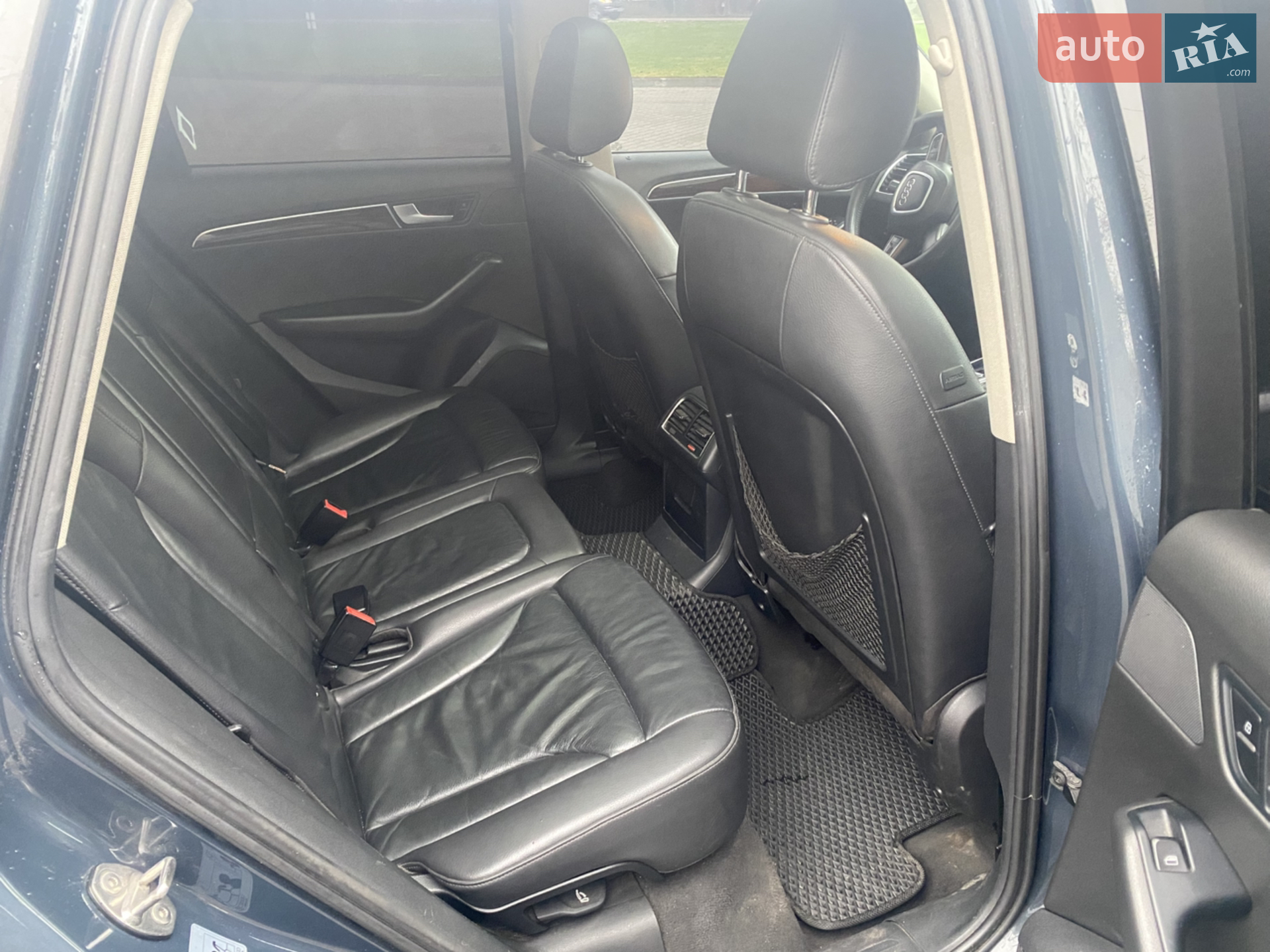 Audi Q5 2011 VIN WA1LFAFP9BA069315 фото оголошення 11 з 17