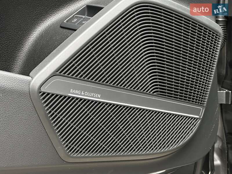 Внедорожник / Кроссовер Audi Q5 2024 в Львове