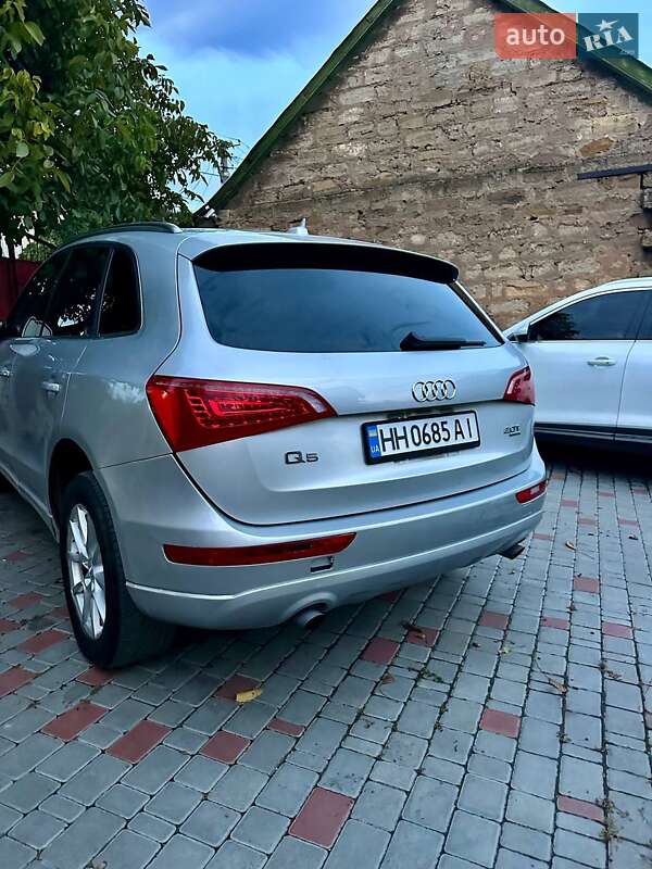 Внедорожник / Кроссовер Audi Q5 2011 в Одессе