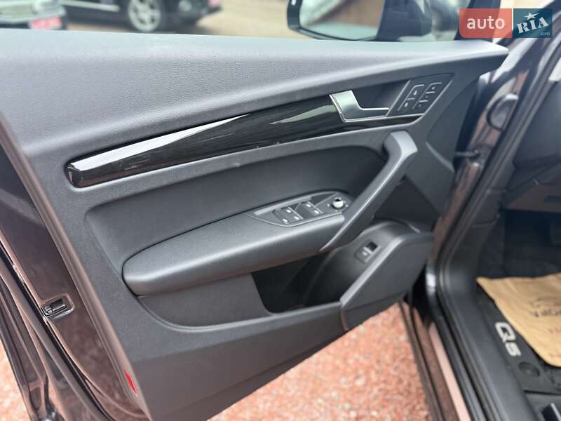 Внедорожник / Кроссовер Audi Q5 2018 в Луцке