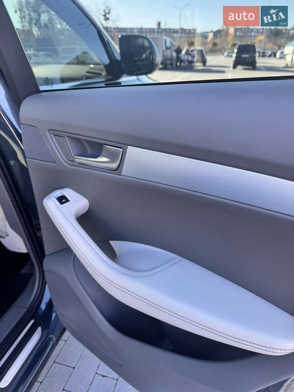 Внедорожник / Кроссовер Audi Q5 2009 в Умани