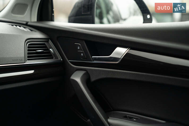 Внедорожник / Кроссовер Audi Q5 2018 в Черновцах