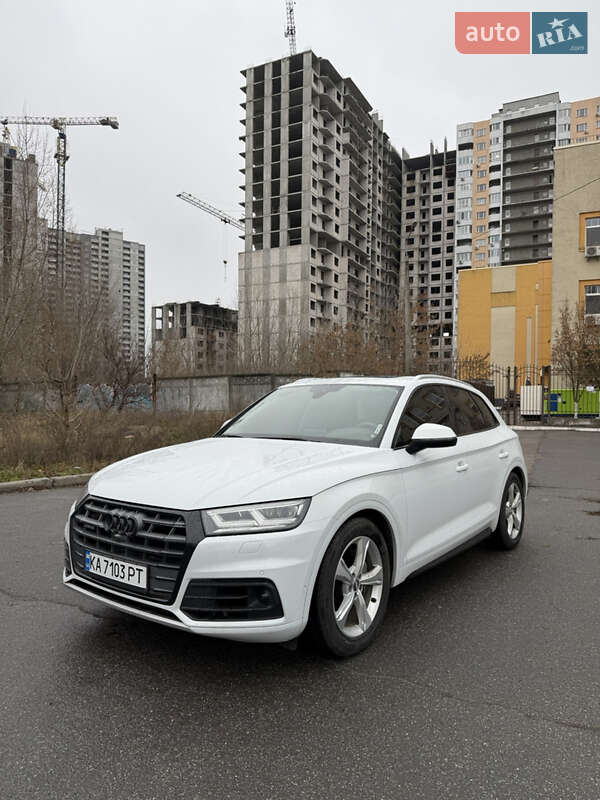 Внедорожник / Кроссовер Audi Q5 2020 в Киеве