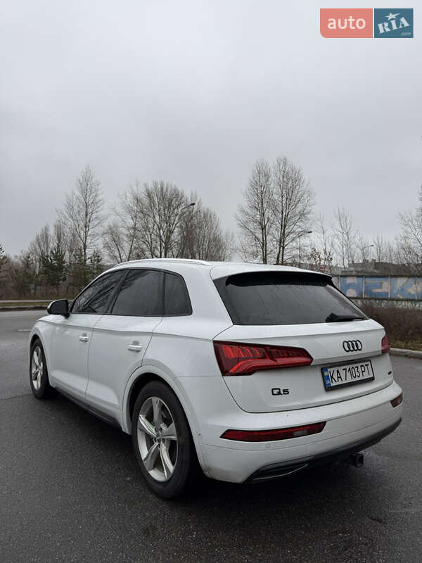 Внедорожник / Кроссовер Audi Q5 2020 в Киеве