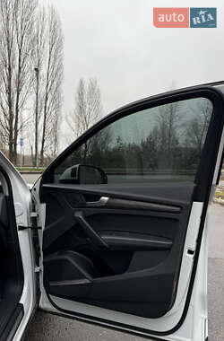 Внедорожник / Кроссовер Audi Q5 2020 в Киеве