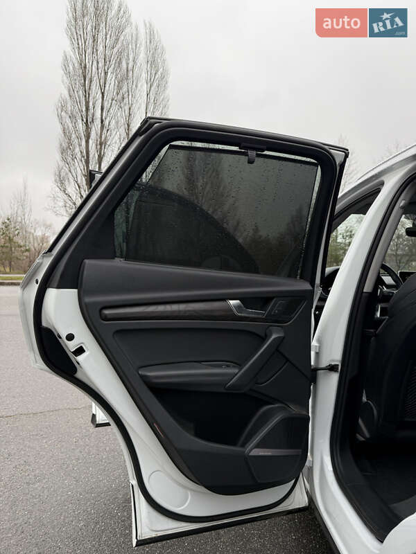Внедорожник / Кроссовер Audi Q5 2020 в Киеве