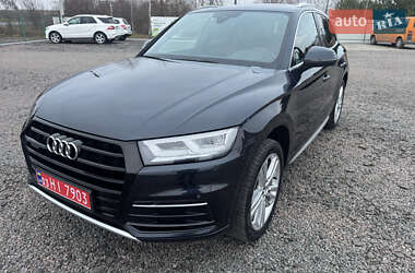 Позашляховик / Кросовер Audi Q5 2018 в Луцьку