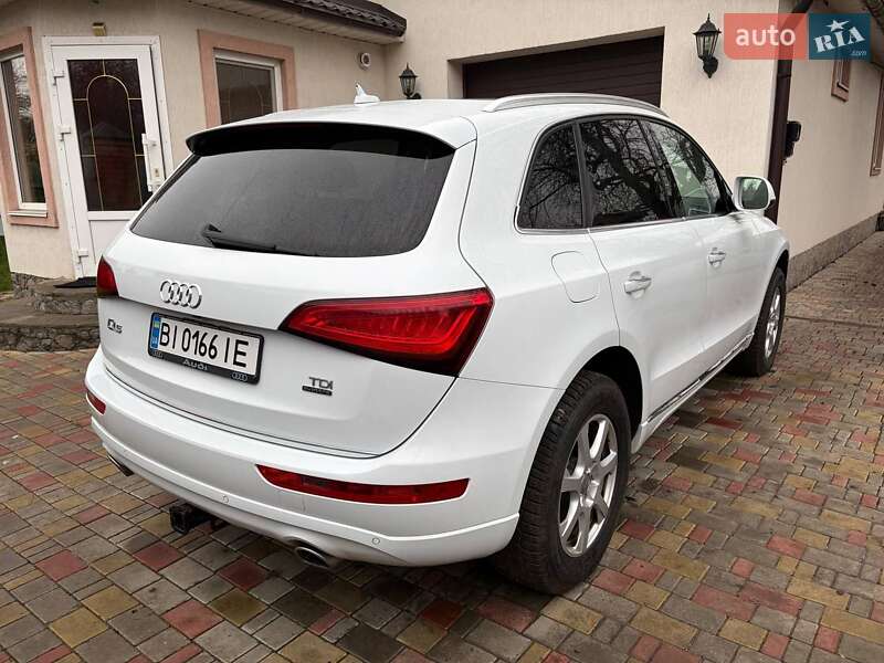 Внедорожник / Кроссовер Audi Q5 2015 в Карловке