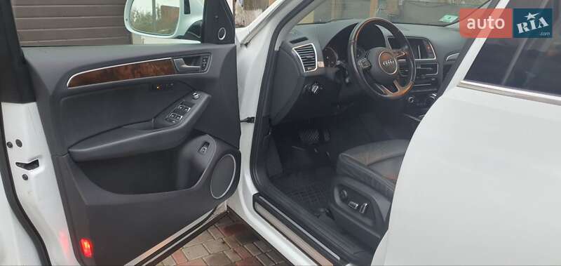 Внедорожник / Кроссовер Audi Q5 2015 в Карловке