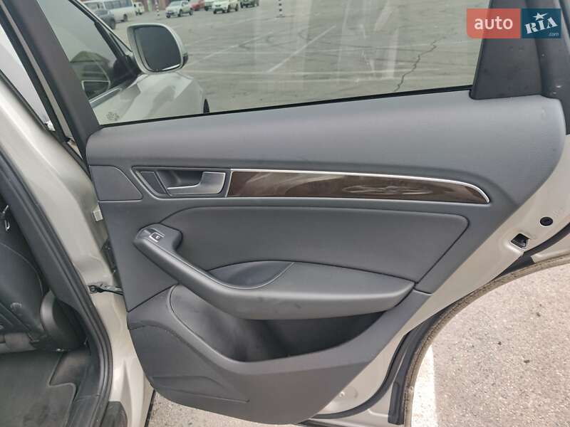 Внедорожник / Кроссовер Audi Q5 2012 в Киеве