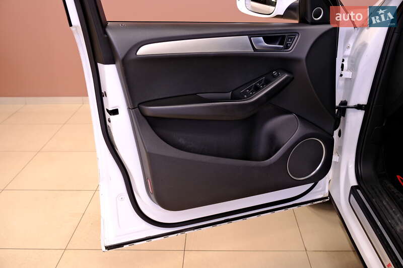 Позашляховик / Кросовер Audi Q5 2012 в Одесі