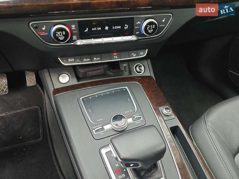Внедорожник / Кроссовер Audi Q5 2019 в Киеве