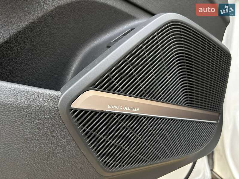 Позашляховик / Кросовер Audi Q5 2017 в Стрию