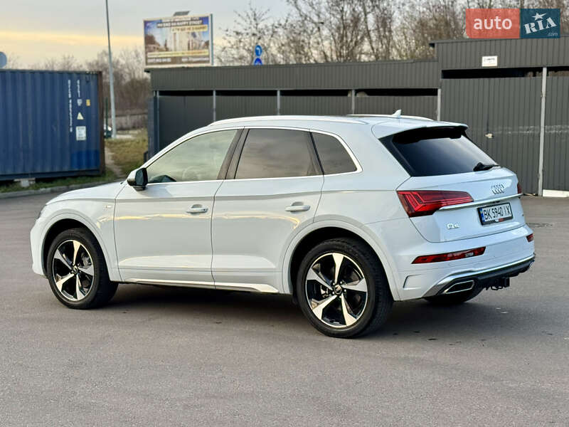 Внедорожник / Кроссовер Audi Q5 2023 в Ровно