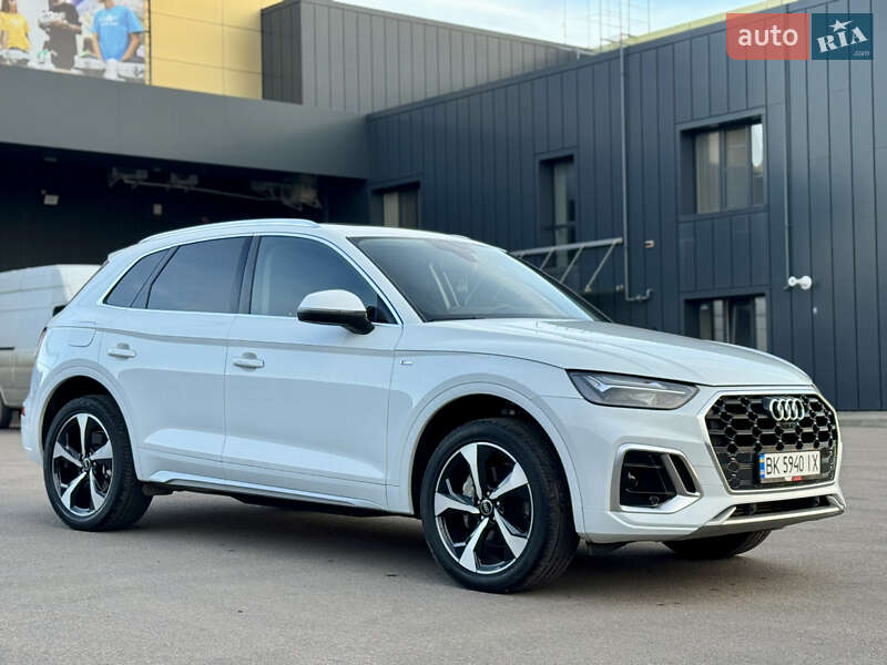 Внедорожник / Кроссовер Audi Q5 2023 в Ровно