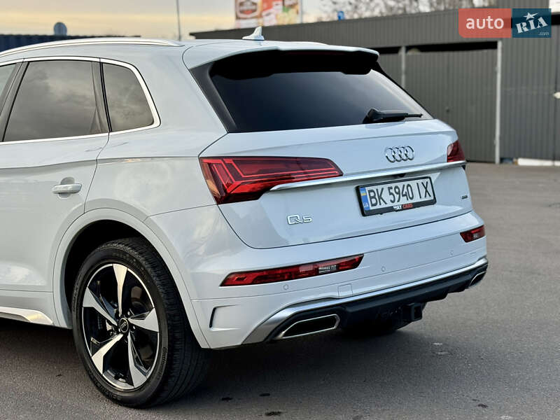 Внедорожник / Кроссовер Audi Q5 2023 в Ровно