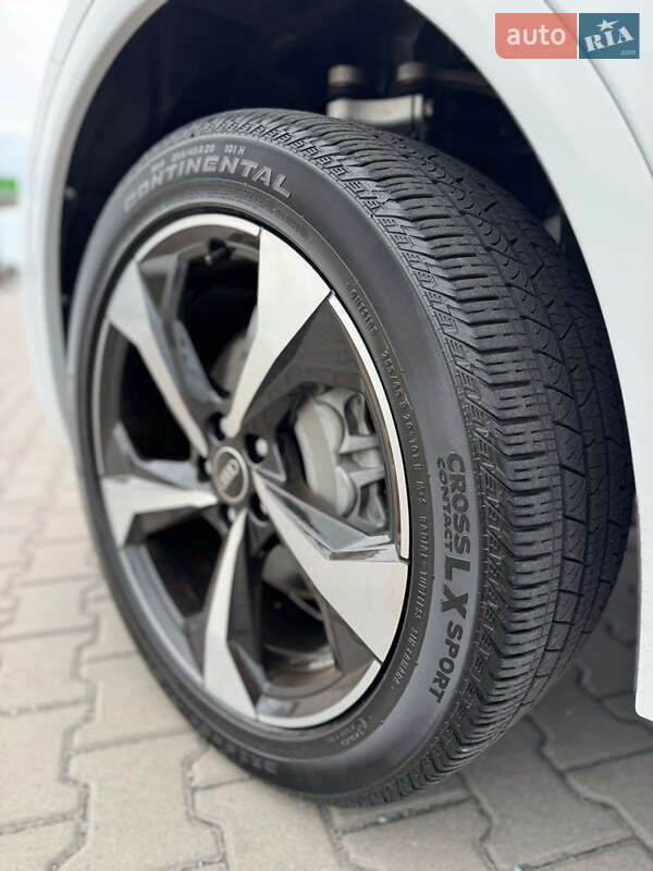 Внедорожник / Кроссовер Audi Q5 2023 в Ровно