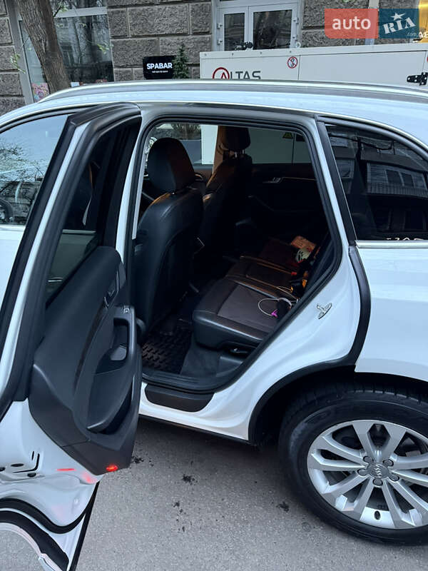 Внедорожник / Кроссовер Audi Q5 2015 в Одессе