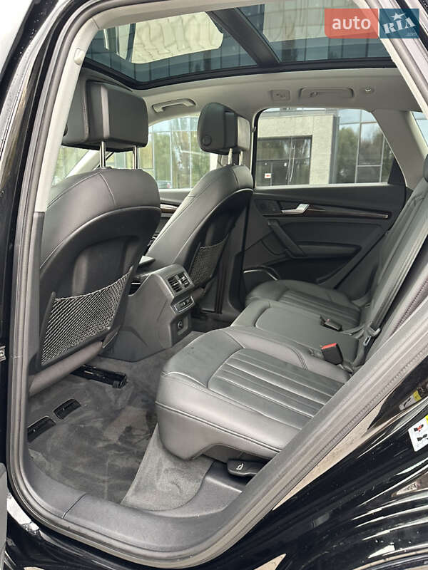 Внедорожник / Кроссовер Audi Q5 2019 в Киеве