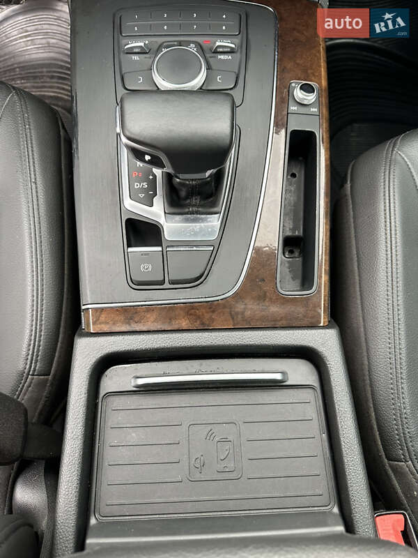 Внедорожник / Кроссовер Audi Q5 2019 в Киеве