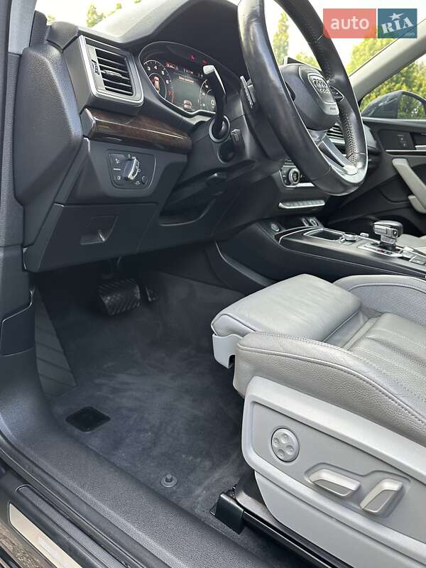 Внедорожник / Кроссовер Audi Q5 2018 в Львове фото 46 Внедорожник / Кроссовер Audi Q5 2018 в Львове