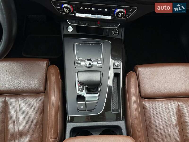 Внедорожник / Кроссовер Audi Q5 2018 в Ровно