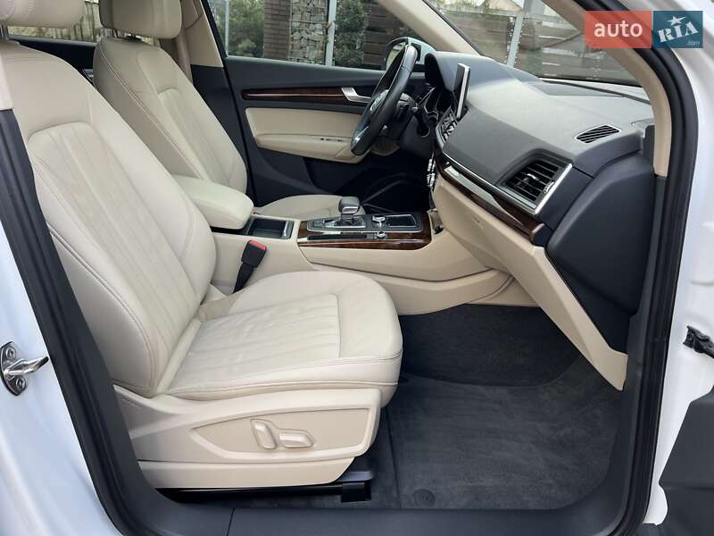 Внедорожник / Кроссовер Audi Q5 2018 в Стрые