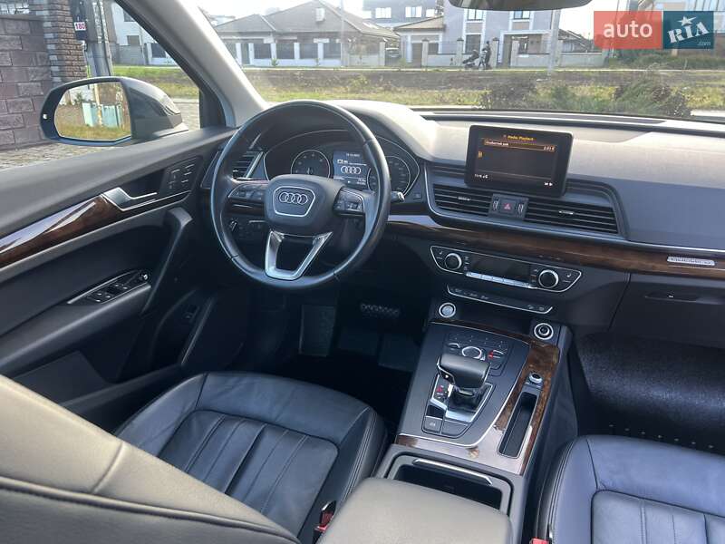 Внедорожник / Кроссовер Audi Q5 2018 в Ровно