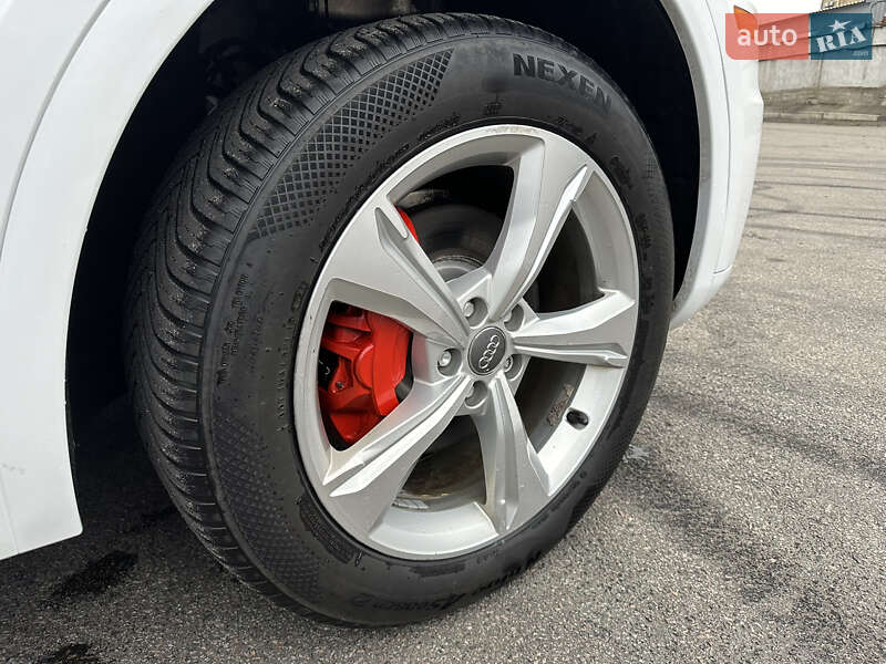 Внедорожник / Кроссовер Audi Q5 2017 в Киеве