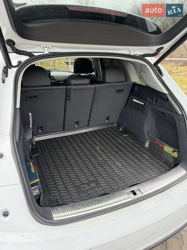 Внедорожник / Кроссовер Audi Q5 2020 в Нетешине