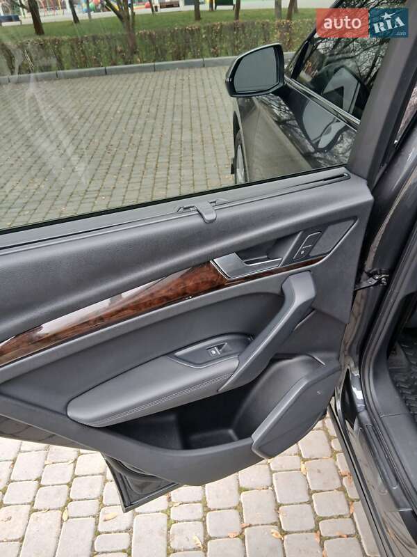 Внедорожник / Кроссовер Audi Q5 2019 в Каменском