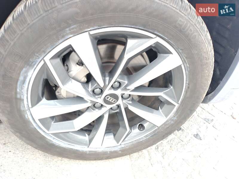 Внедорожник / Кроссовер Audi Q5 2023 в Днепре