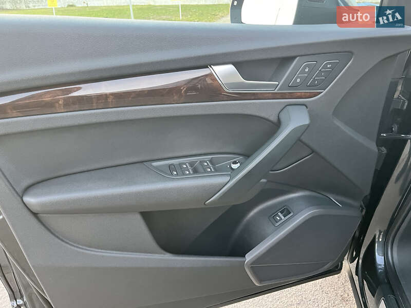 Внедорожник / Кроссовер Audi Q5 2017 в Василькове