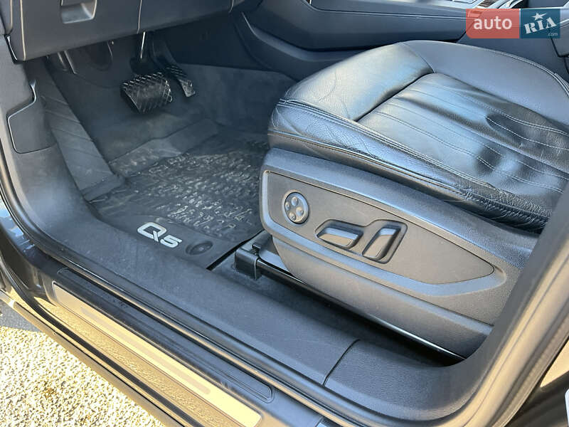 Внедорожник / Кроссовер Audi Q5 2017 в Василькове