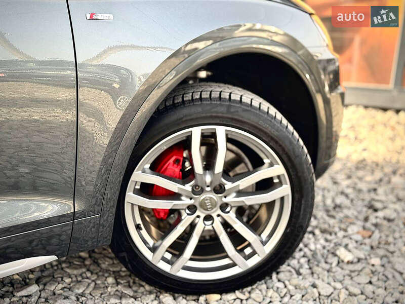 Внедорожник / Кроссовер Audi Q5 2016 в Стрые