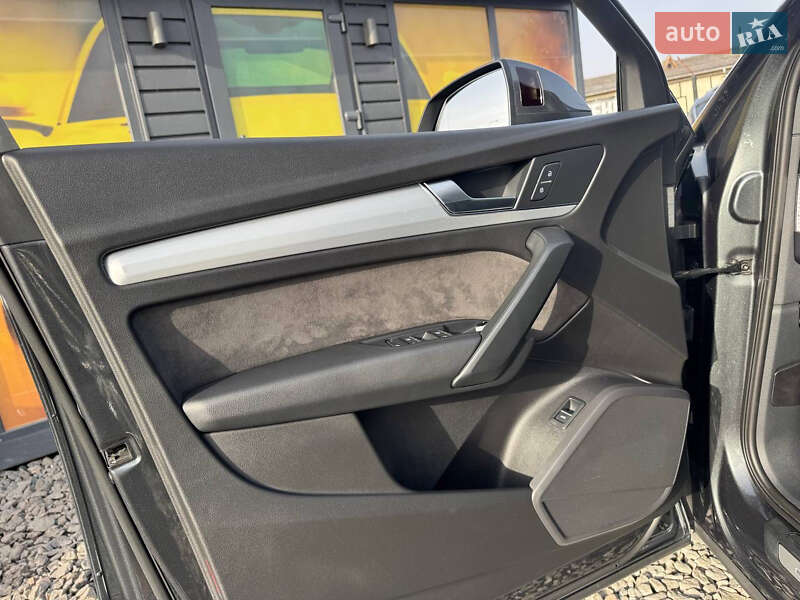 Внедорожник / Кроссовер Audi Q5 2016 в Стрые