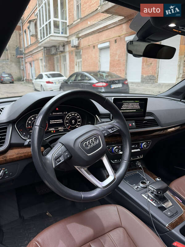 Внедорожник / Кроссовер Audi Q5 2017 в Киеве