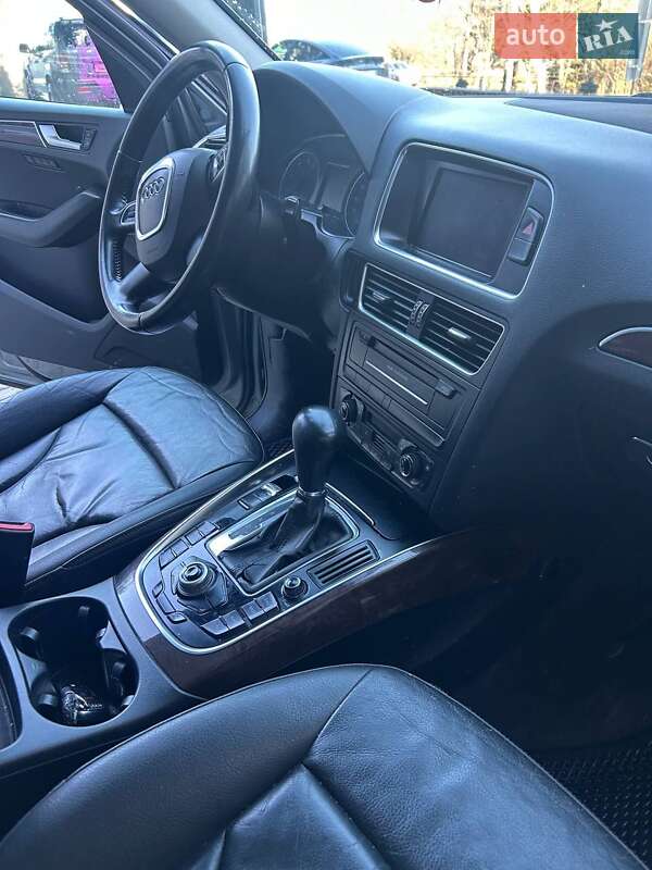 Внедорожник / Кроссовер Audi Q5 2010 в Бориславе