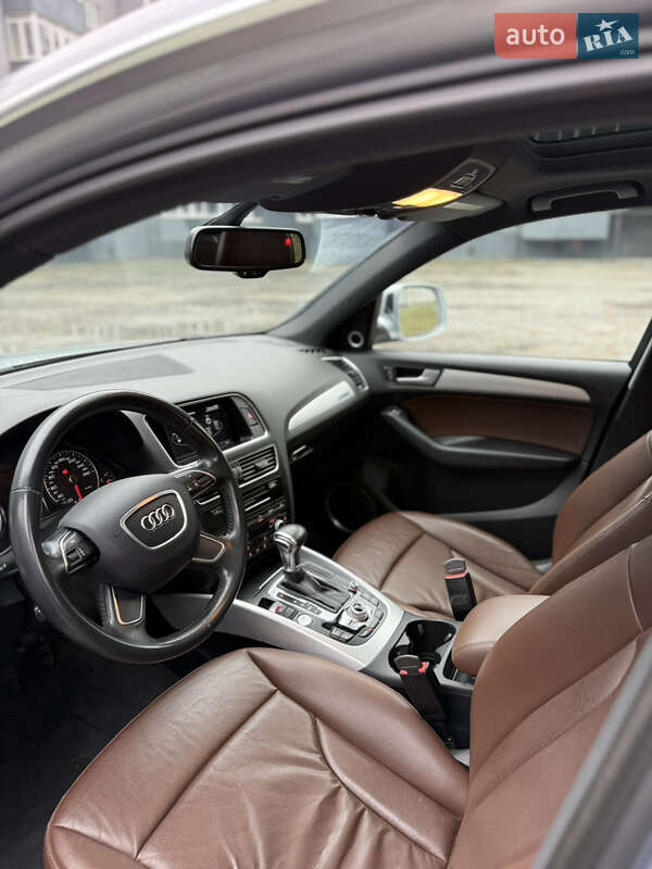 Внедорожник / Кроссовер Audi Q5 2015 в Ахтырке