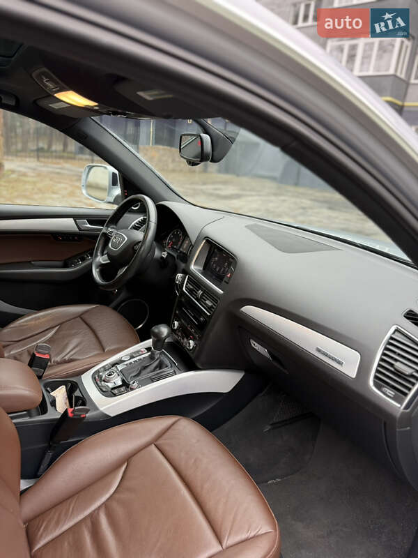 Внедорожник / Кроссовер Audi Q5 2015 в Ахтырке