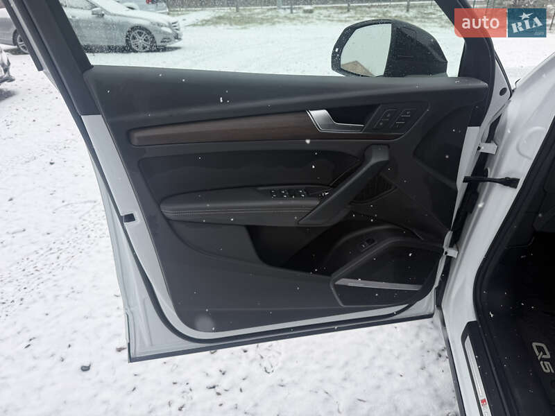 Внедорожник / Кроссовер Audi Q5 2023 в Киеве